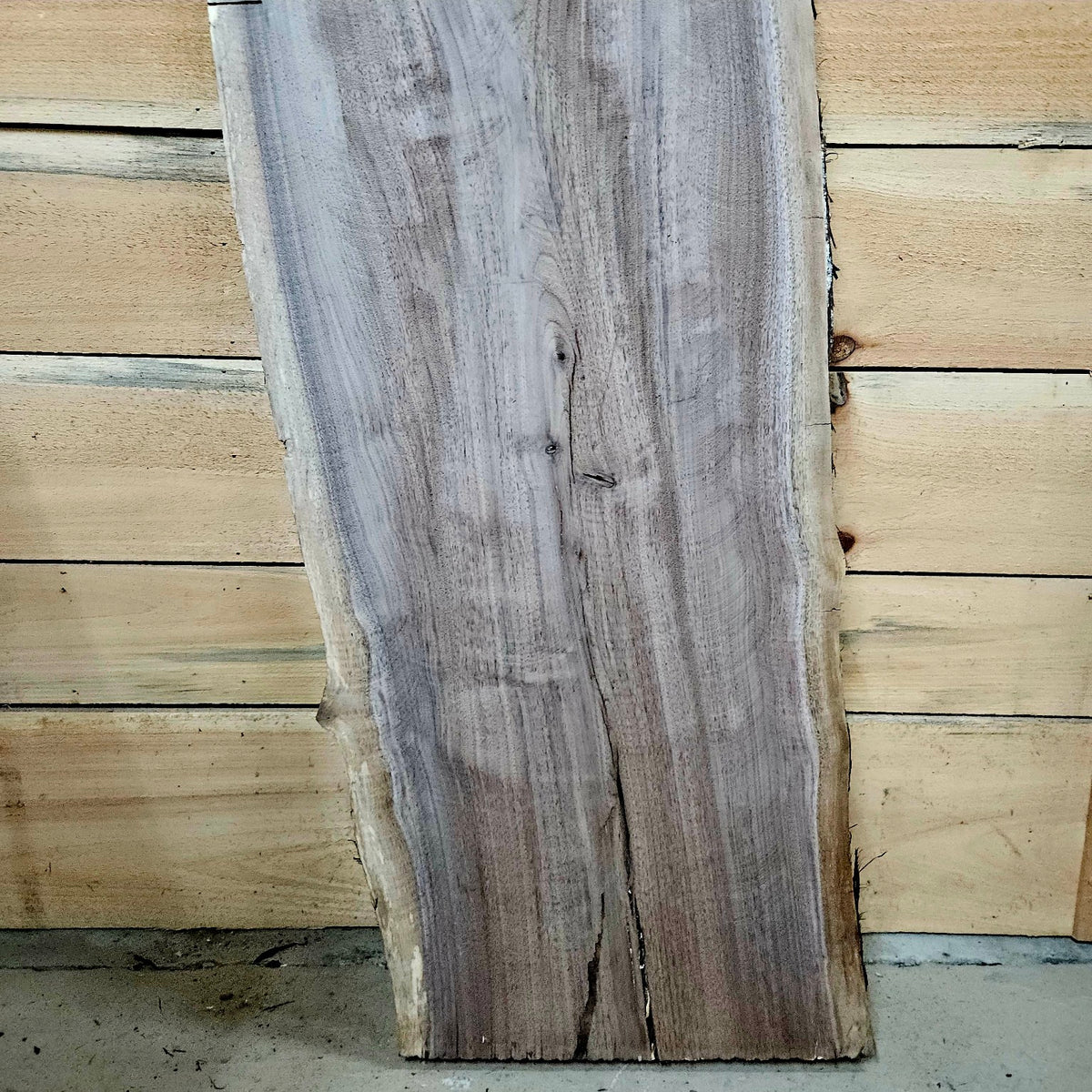 Walnut slab 2072 detail 4